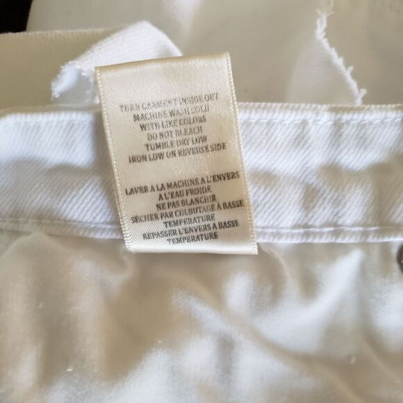 BLANKNYC The Barrow Vintage High Waist Eyelet Raw Hem Denim Shorts White Size 27 - Picture 13 of 13